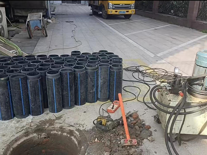 东辽PE置换管厂家 DN315置换管 非开挖管短管置换